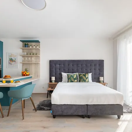 Hock By Vagabond Apart Otel 4*